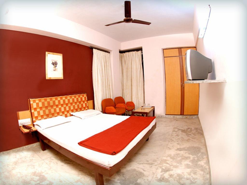 Hotel Rahi Inn Vadodara Extérieur photo